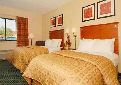 Comfort Inn Philadelphia Airport 02.[1]